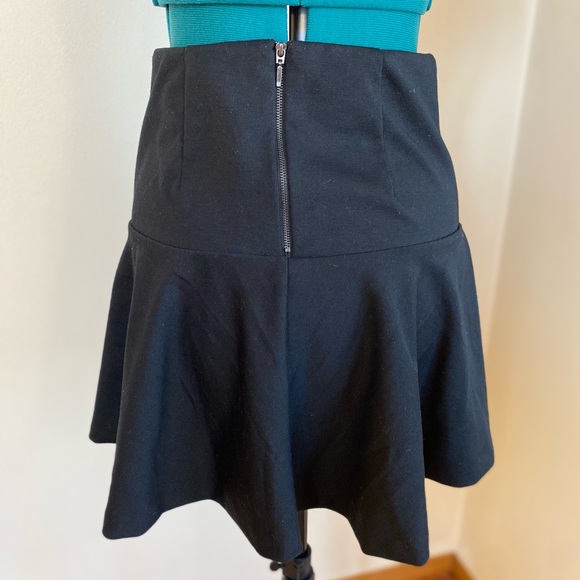 Black Elle mini Skirt - Picture 4 of 4